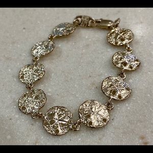 MATCHING EARRINGS AVAILABLE! My Way sterling silver sand dollar bracelet. 61/2”.